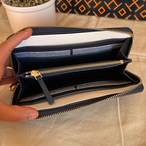 New, emerson wristlet zip continental wallet - Picture 6 of 12